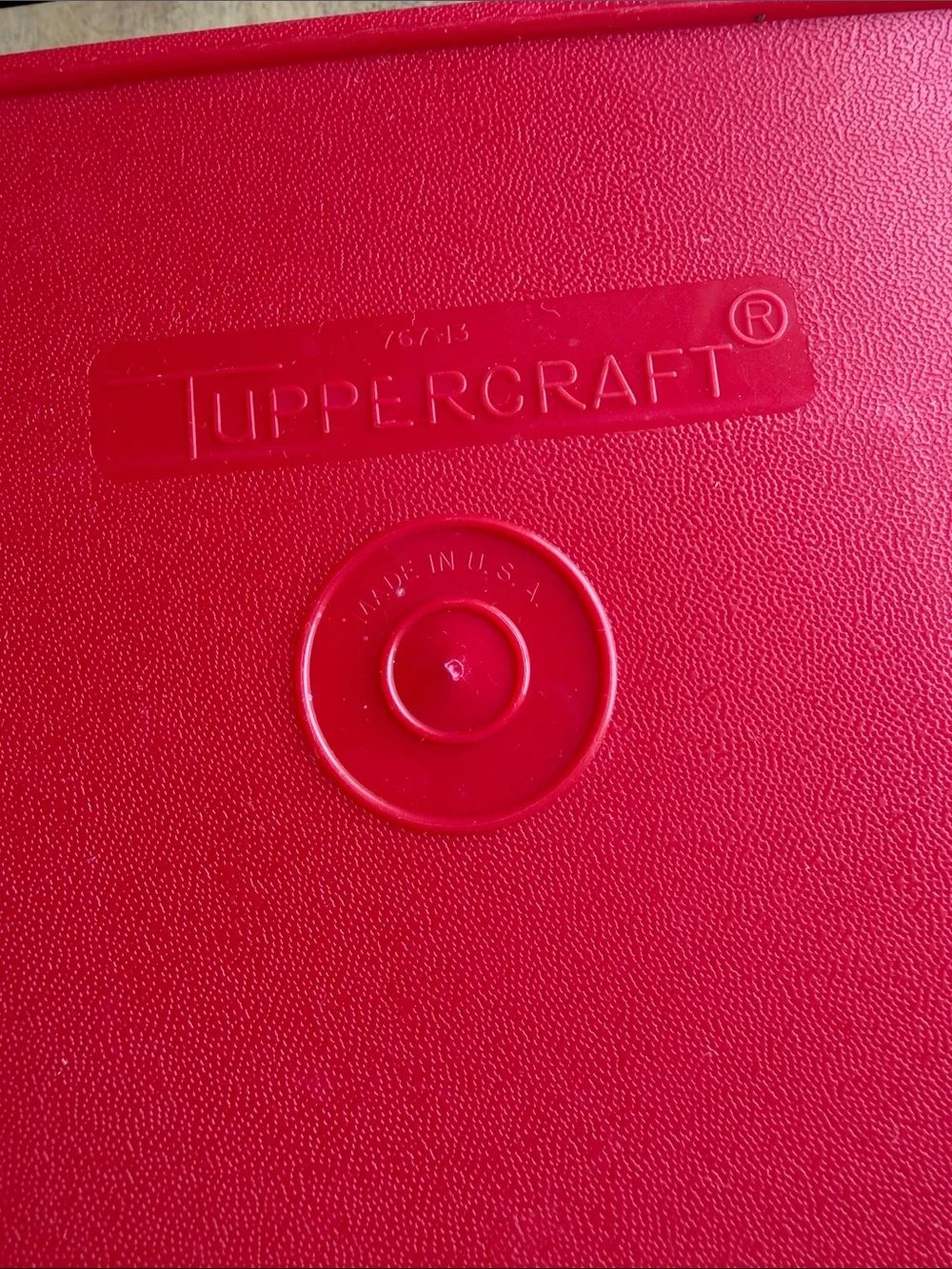Tupperware durable red